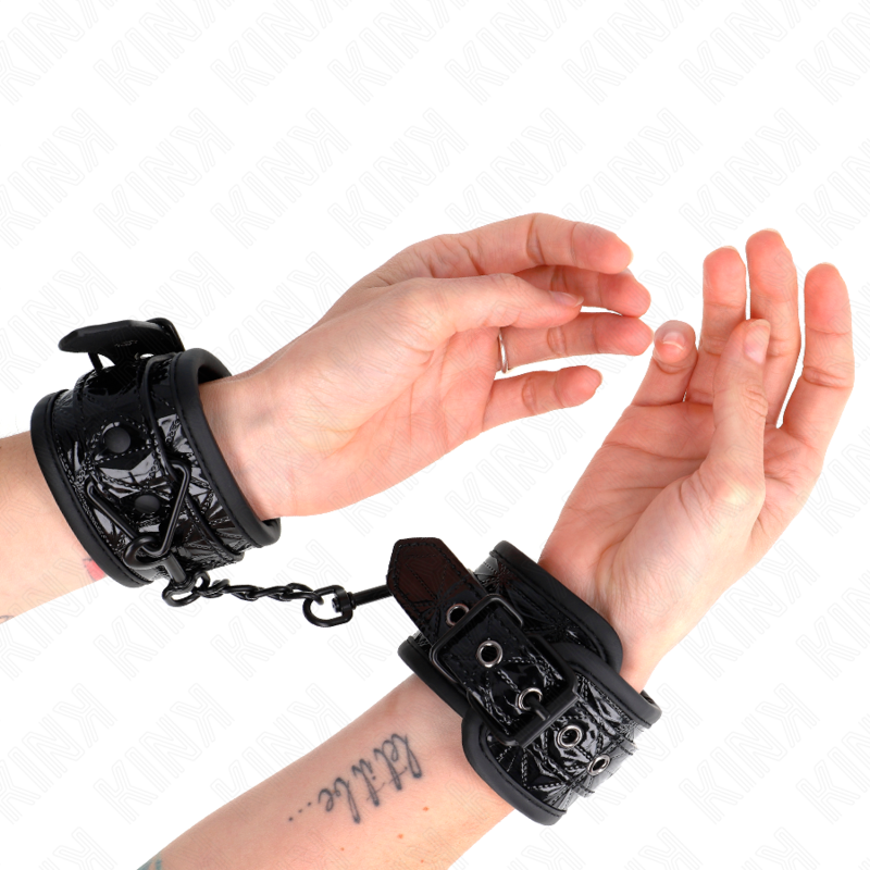 KINK - ADJUSTABLE BLACK DIAMOND PATTERN WRIST 17-26 CM X 5.5 CM