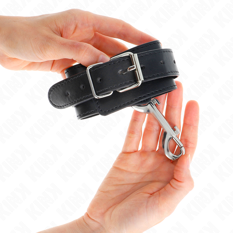 KINK - WRIST RESTRAINTS - SINGLE RIVET ROW AND LARGE BLACK ADJUSTABLE BUCKLE 17-28 CM X 5 CM